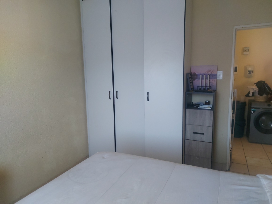 1 Bedroom Property for Sale in Rustenburg Central North West